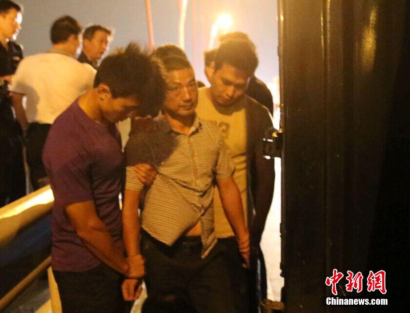 圖為劫持者被擒獲。