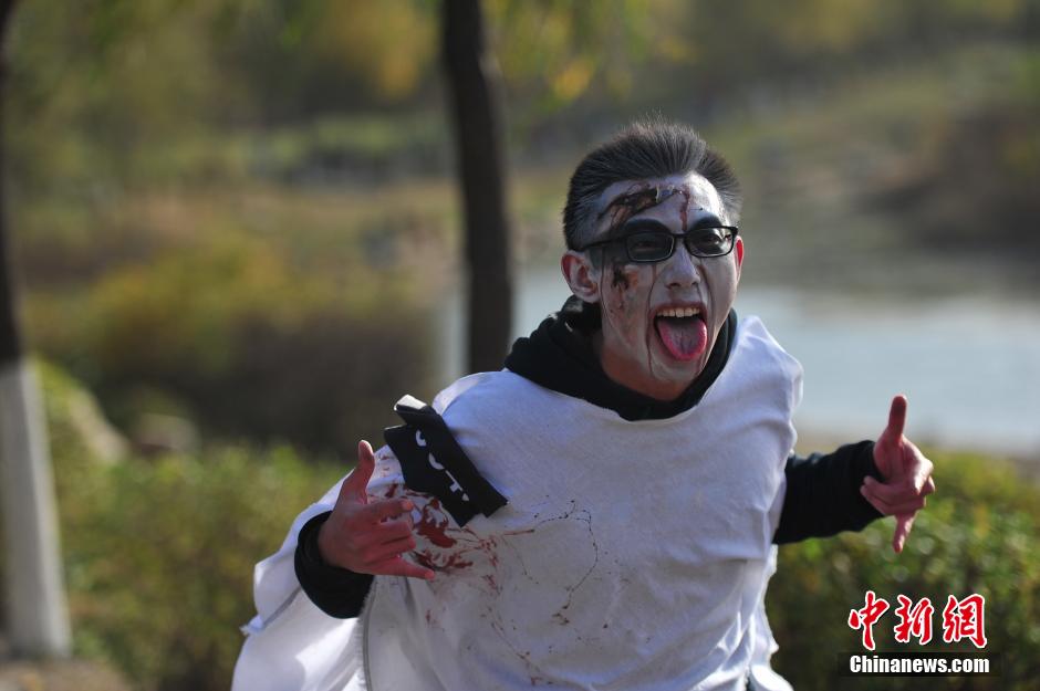 千余“僵尸”現(xiàn)沈陽(yáng)街頭嚇哭過路小孩