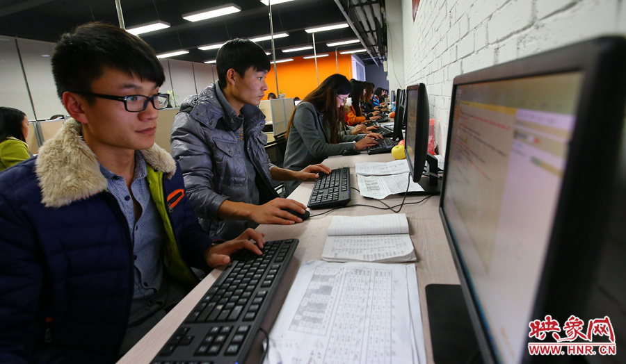 從凌點開始，最忙碌的就要數(shù)這些客服人員