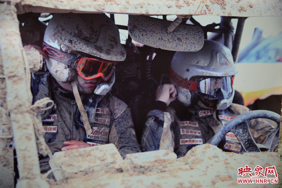 賽車的世界、更是男人的世界。圖為部分參展攝影作品。