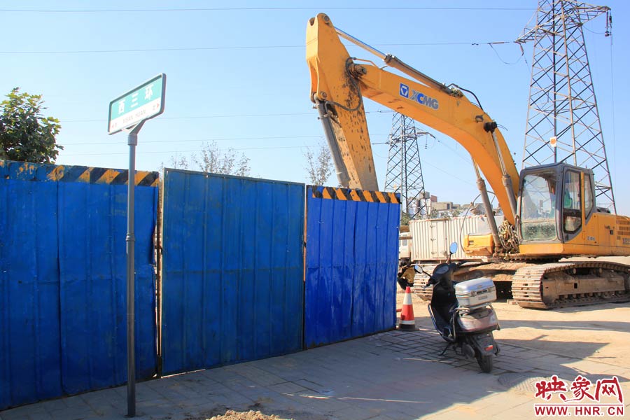 事發(fā)地點已經(jīng)拉起圍擋。