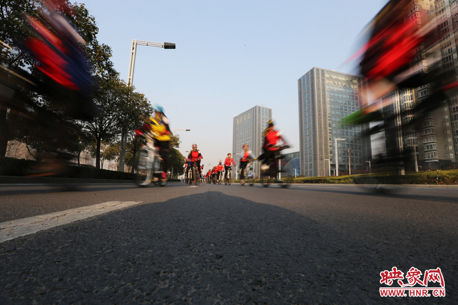 獻(xiàn)愛(ài)心、騎行天下，映象網(wǎng)騎行車(chē)友樂(lè)翻天