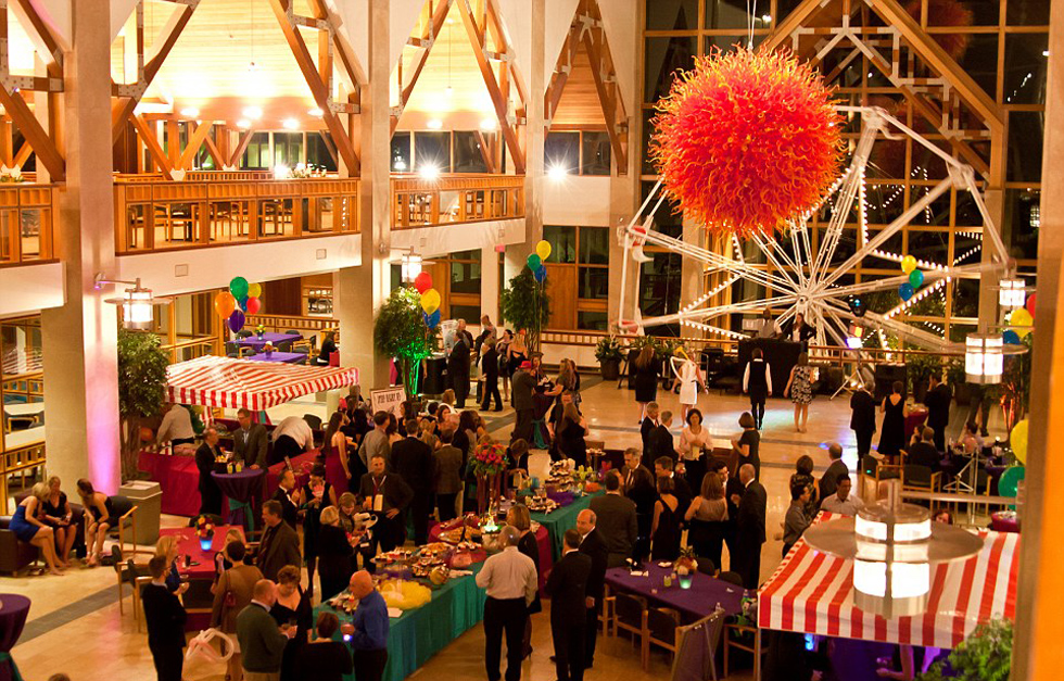 盤點全球最酷的辦公室 內(nèi)設(shè)滑梯游戲廳和糖果店 盤點全球最酷的辦公室 內(nèi)設(shè)滑梯游戲廳和糖果店