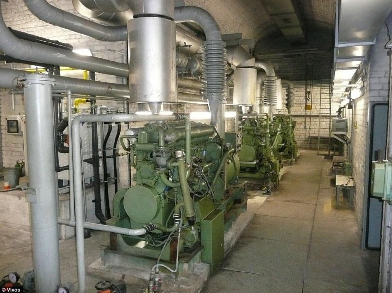 地堡中有無數(shù)個(gè)洞室，每個(gè)都會(huì)有自己的安全系統(tǒng)，還有無數(shù)可密封的防爆門。