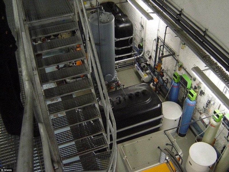 圖為堡壘內(nèi)的儲(chǔ)水和發(fā)電系統(tǒng)，同時(shí)還配備溫度調(diào)節(jié)與通風(fēng)設(shè)備。