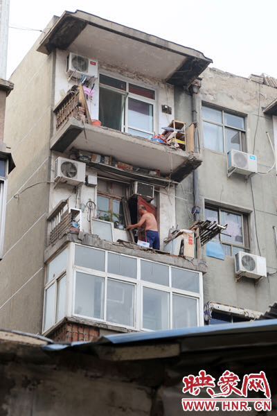 據(jù)了解，該棟房屋建造于1986年，距今已經(jīng)30年。