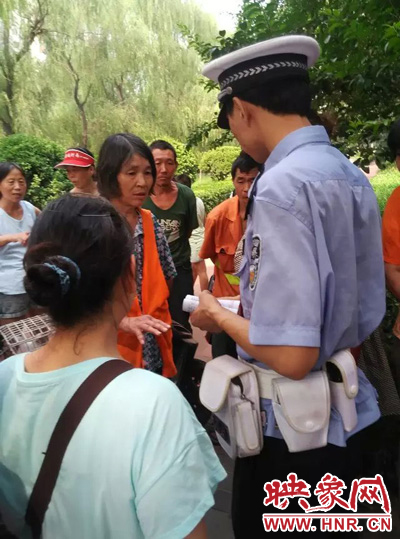 令人憤怒的是，這名老太太竟然報(bào)警說“她被環(huán)衛(wèi)工打了”