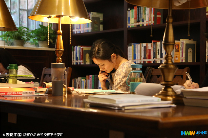 重慶大學(xué)改造翻新的“民國風(fēng)圖書館”走紅網(wǎng)絡(luò)，引得無數(shù)網(wǎng)友點(diǎn)贊