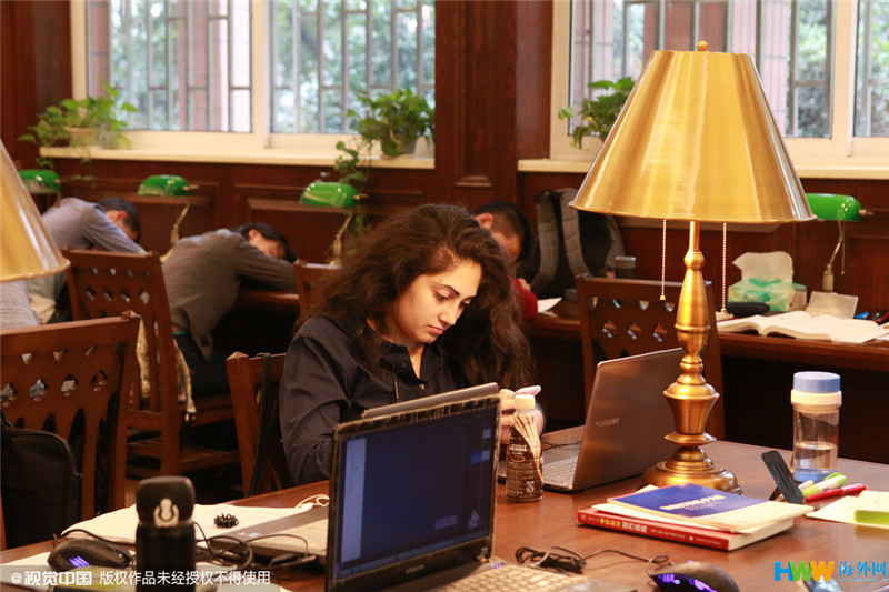 重慶大學(xué)改造翻新的“民國風(fēng)圖書館”走紅網(wǎng)絡(luò)，引得無數(shù)網(wǎng)友點(diǎn)贊