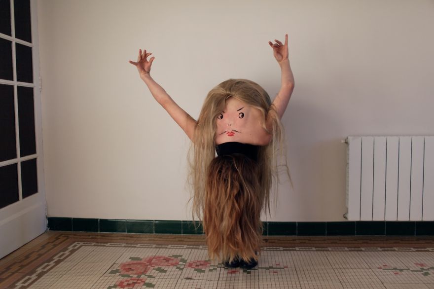 奇葩攝影師拍攝“新生物”:后背畫臉 奇葩攝影師拍攝“新生物”:后背畫臉