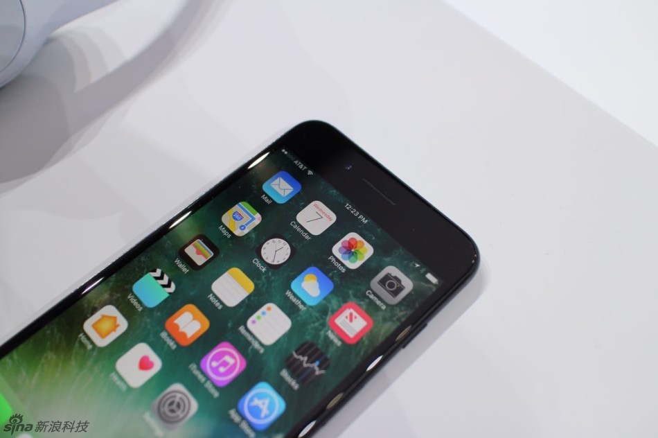 iPhone 7發(fā)布迎10大更新 亮黑配色成亮點 iPhone 7發(fā)布迎10大更新 亮黑配色成亮點