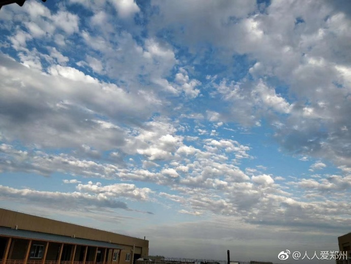 又被鄭州的藍(lán)天刷屏！隨便一拍就是手機(jī)壁紙