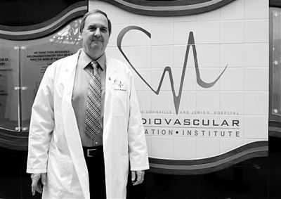 這是負(fù)責(zé)這一項(xiàng)目的生物學(xué)家斯圖爾特·威廉斯今年3月6日接受采訪時(shí)拍的照片。