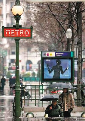 法國設(shè)置“語言警察”，防止民眾在受限制的場合說英語或聽英語內(nèi)容。