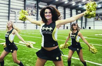 40歲辣媽入選拉拉隊(duì)身患重病不愿浪費(fèi)每一刻(圖) 40歲辣媽入選拉拉隊(duì)身患重病不愿浪費(fèi)每一刻(圖)