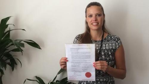 勞拉·E·S·馬修斯的護(hù)照簽名欄用的是L.Skywalker（L.天行者）。