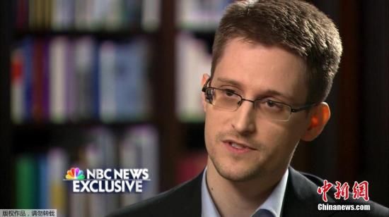 　資料圖：“棱鏡門”曝光者愛德華·斯諾登接受美國全國廣播公司(NBC)的獨家采訪。