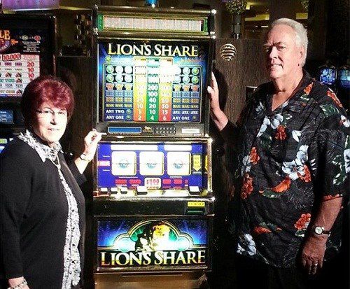美國夫婦玩老虎機(jī)獲240萬美元大獎為20年來首次