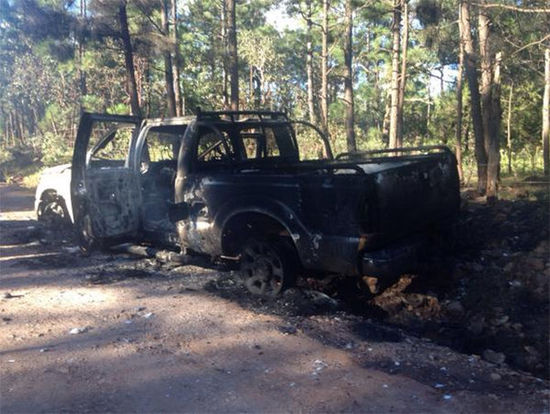 墨西哥一村子兩販毒集團(tuán)火拼 致11人死亡(圖) 墨西哥一村子兩販毒集團(tuán)火拼 致11人死亡(圖)