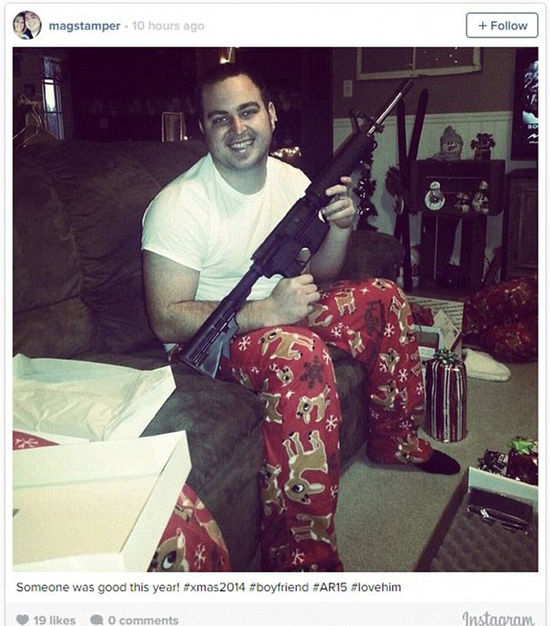 英媒盤點(diǎn)熱門圣誕禮物 送槍成新潮流(組圖) 英媒盤點(diǎn)熱門圣誕禮物 送槍成新潮流(組圖)