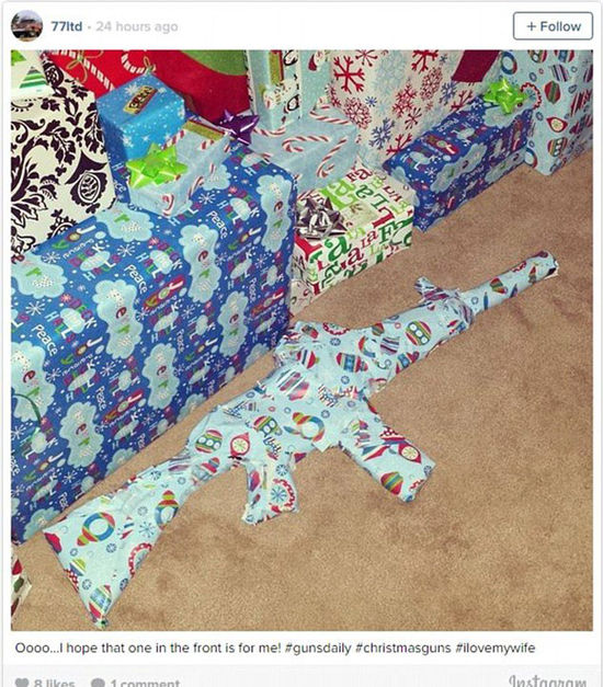 英媒盤點(diǎn)熱門圣誕禮物 送槍成新潮流(組圖) 英媒盤點(diǎn)熱門圣誕禮物 送槍成新潮流(組圖)