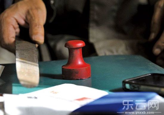 陶云江說起自己的女兒、家庭和現(xiàn)在的狀況時(shí)幾度哽咽