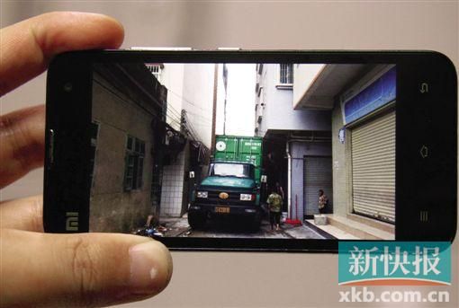 吳師傅的貨車被迫停留在現(xiàn)場(chǎng)幾天。