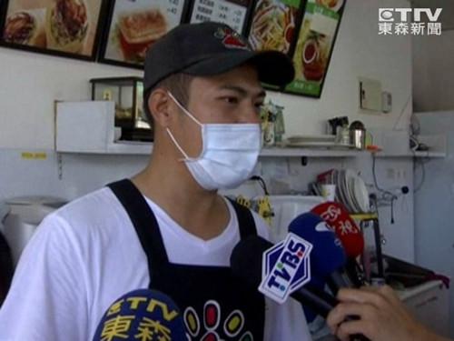 老板表示，妻子的主治醫(yī)師也說(shuō)過(guò)，確實(shí)有“驚嚇導(dǎo)致流產(chǎn)”的案例。