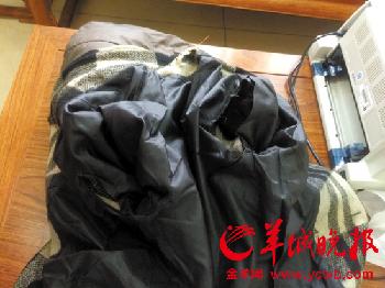 年邁體弱，一些老人家中衣物多年未洗，又舊又破