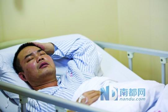 男子買煙賒賬被拒刀砍父子倆 叫囂“我會功夫” 男子買煙賒賬被拒刀砍父子倆 叫囂“我會功夫”