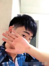 事發(fā)前，小曾發(fā)出一張剛剛剪完短發(fā)的照片。