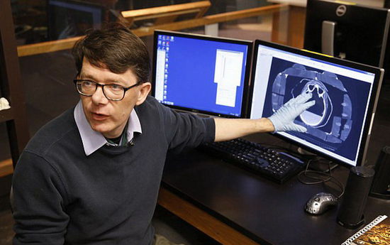 2500年前古埃及石棺首見天日 木乃伊腳趾外露(組圖) 2500年前古埃及石棺首見天日 木乃伊腳趾外露(組圖)