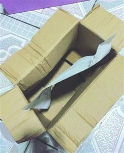 拼多多團(tuán)購(gòu)面膜，結(jié)果送來(lái)一個(gè)空盒、一張紙條。