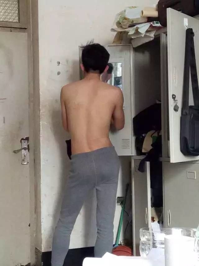 這個學(xué)校的男生宿舍火了！女同學(xué)都喊著要嫁