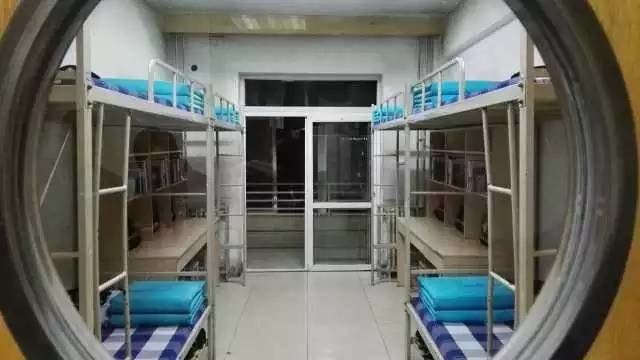 這個學(xué)校的男生宿舍火了！女同學(xué)都喊著要嫁