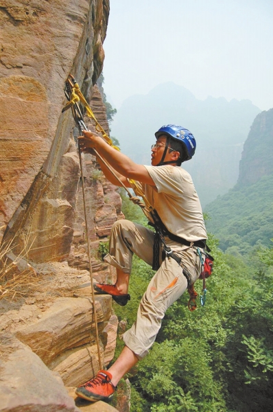 本周末，到萬仙山看“峭壁上的芭蕾”