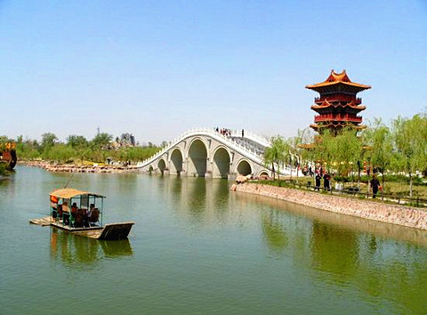 清明上河園獲“河南省十大重點(diǎn)文化企業(yè)”稱(chēng)號(hào)