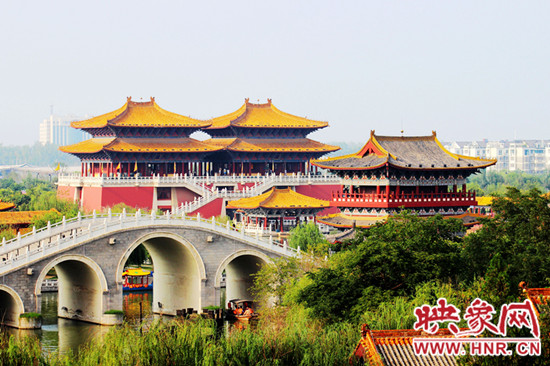 美不勝收 爬山、游園、賞奇觀（組圖）