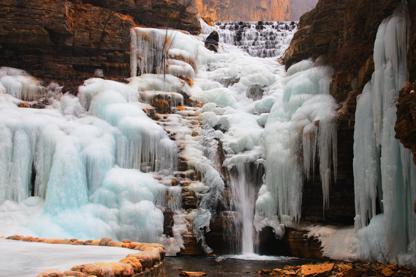 冬天來通天峽看冰掛吧!景區(qū)門票半價優(yōu)惠哦。