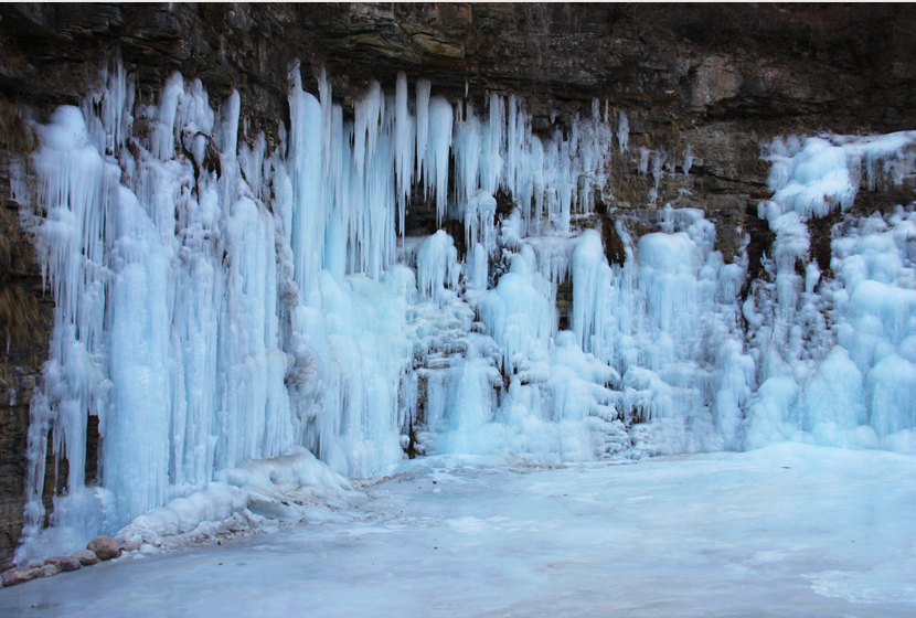 冬天來通天峽看冰掛吧!景區(qū)門票半價優(yōu)惠哦。