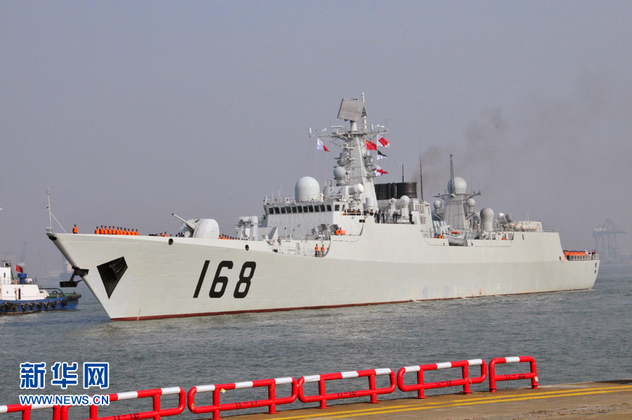 　25日15時(shí)，海軍南海艦隊(duì)“廣州”號(hào)驅(qū)逐艦駛?cè)霃V州南沙汽車碼頭