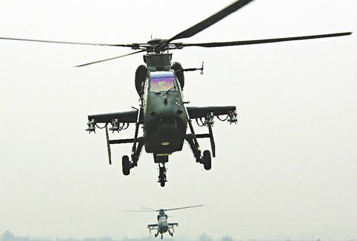 我軍“武直-19”顛覆操作習(xí)慣 看哪兒飛哪兒