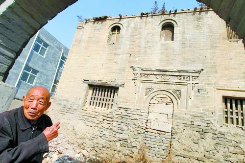 為保護古民宅，鄭州北四環(huán)繞開5米