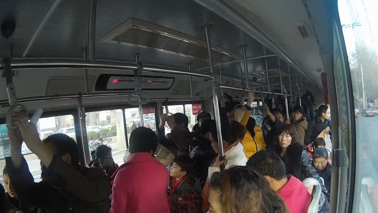 陌生人向你借手機(jī) 給嗎？