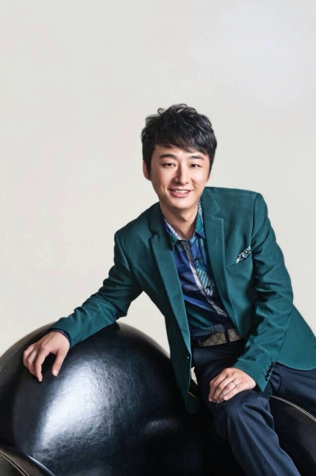 河南人民廣播電臺(tái)、搜狐體育首席特邀足球評(píng)論員深藍(lán)