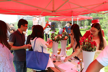 號(hào)牌、玫瑰一個(gè)不能少