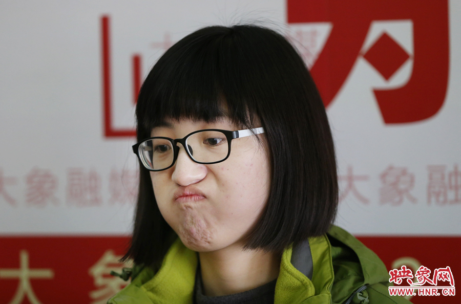 偶爾來個這樣的表情，算是放松緊張的心情吧！