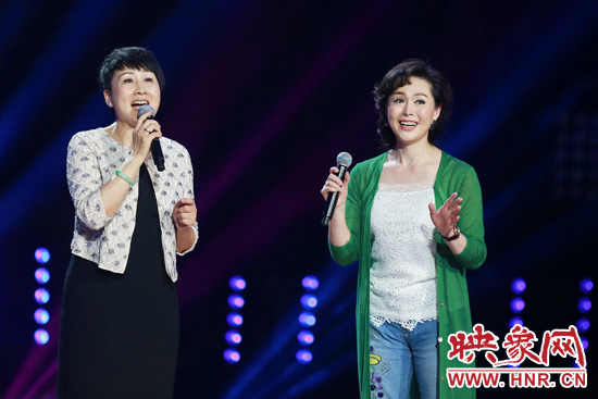 凱麗、馮玉萍姐妹重逢