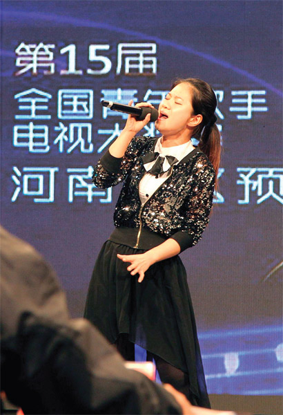 選手們演唱很賣(mài)力，要把最好的一面展現(xiàn)給評(píng)委