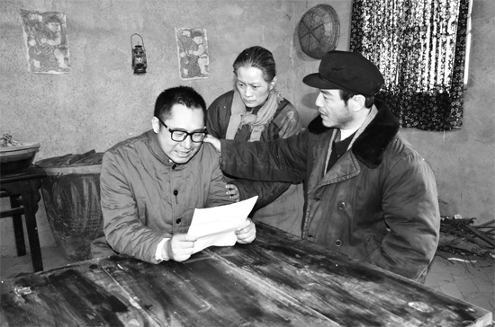 《焦裕祿》拍攝現(xiàn)場，演員穿著冬裝拍戲